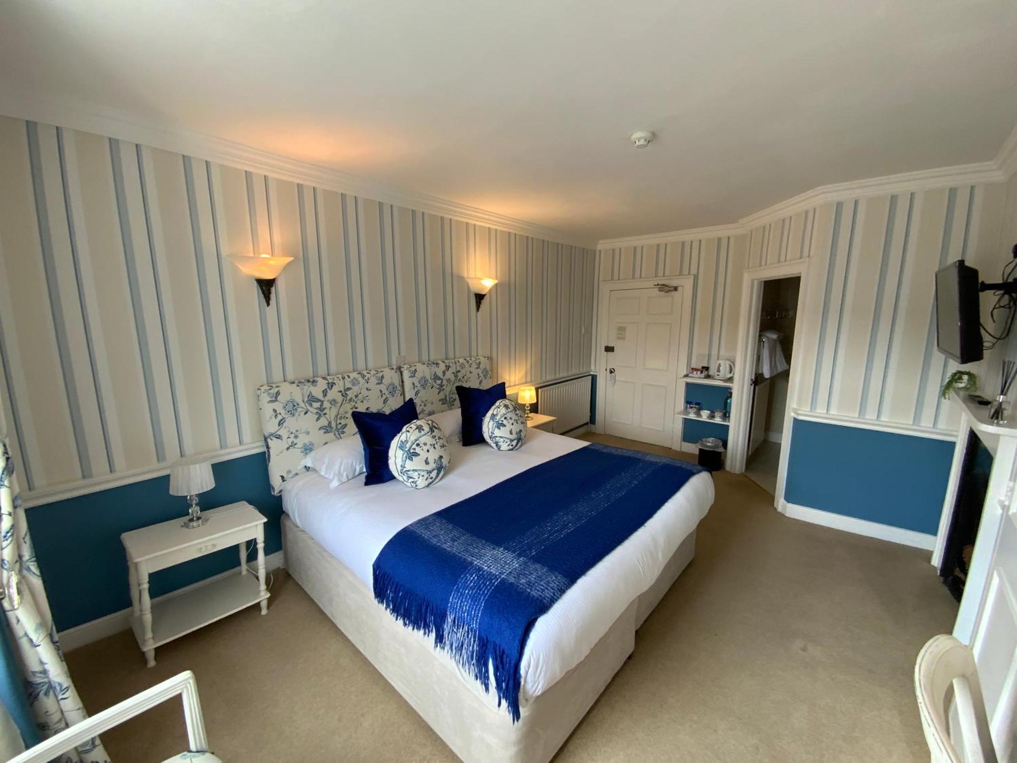 The Casterbridge 4*